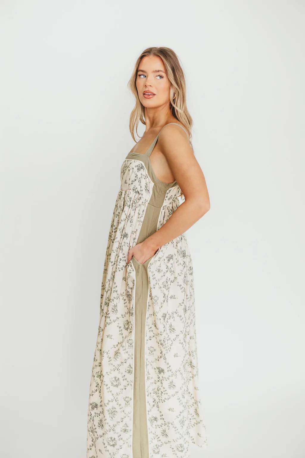Lillian Toile Maxi Dress in Green Palm