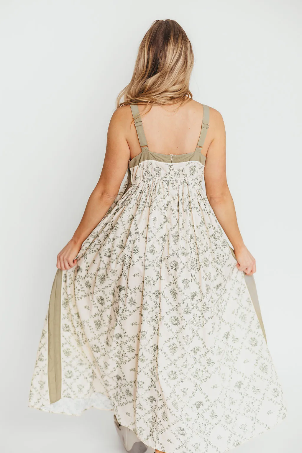 Lillian Toile Maxi Dress in Green Palm
