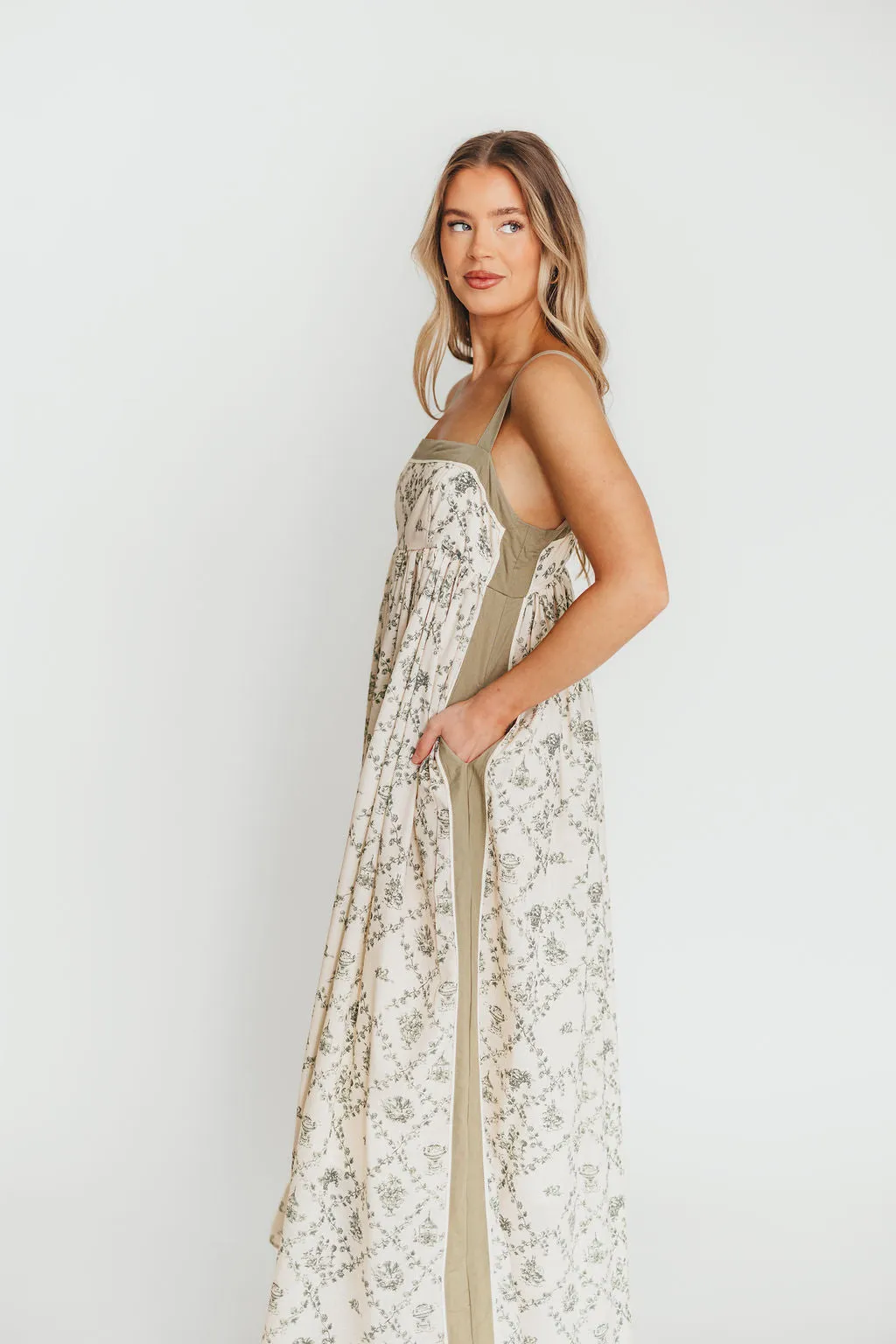 Lillian Toile Maxi Dress in Green Palm
