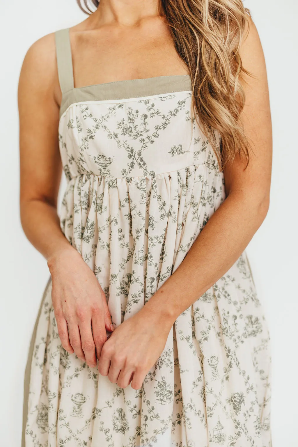Lillian Toile Maxi Dress in Green Palm