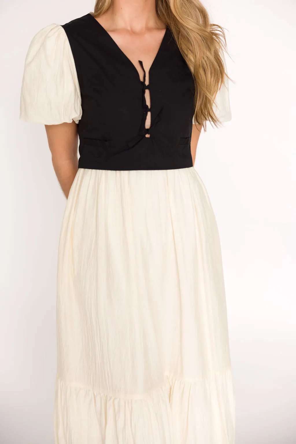 Mya Contrast Tie-Vest Midi Dress in Ivory/Black