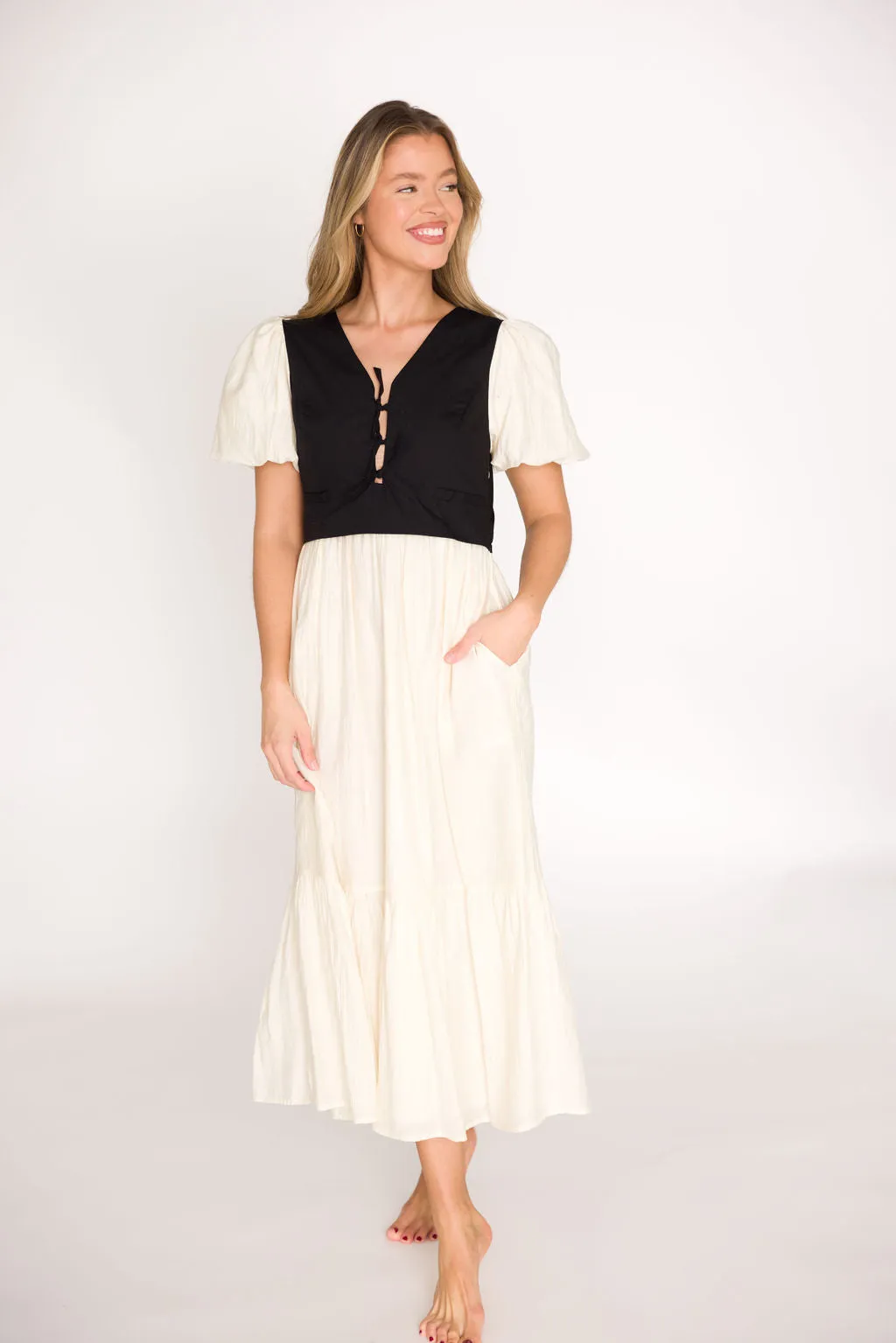 Mya Contrast Tie-Vest Midi Dress in Ivory/Black