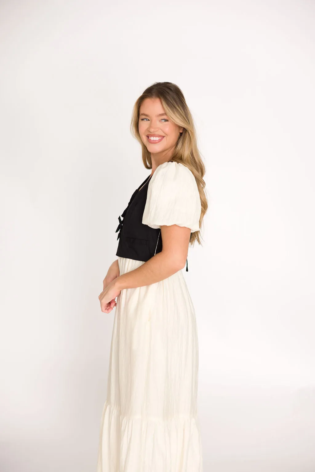 Mya Contrast Tie-Vest Midi Dress in Ivory/Black