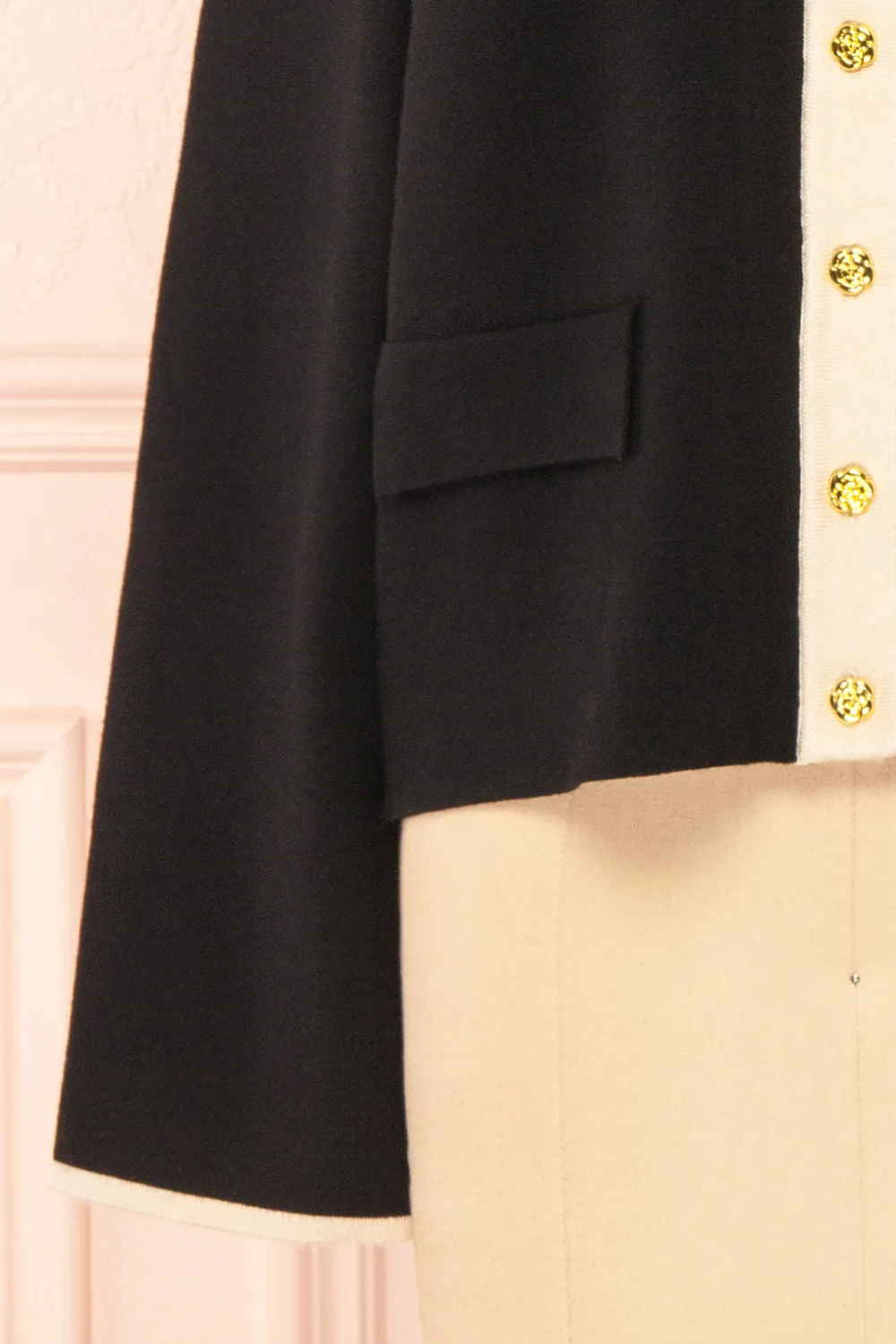 Odilia | Black Cardigan w/ Cream Peterpan Collar