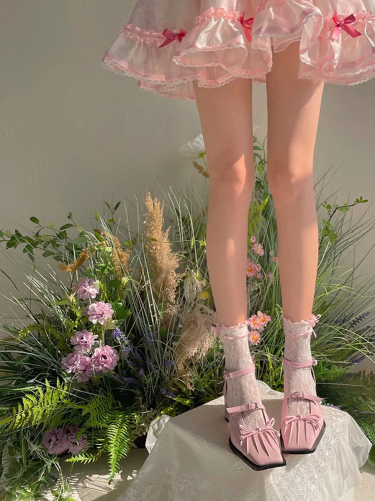 Ruffled Edge Lace Socks