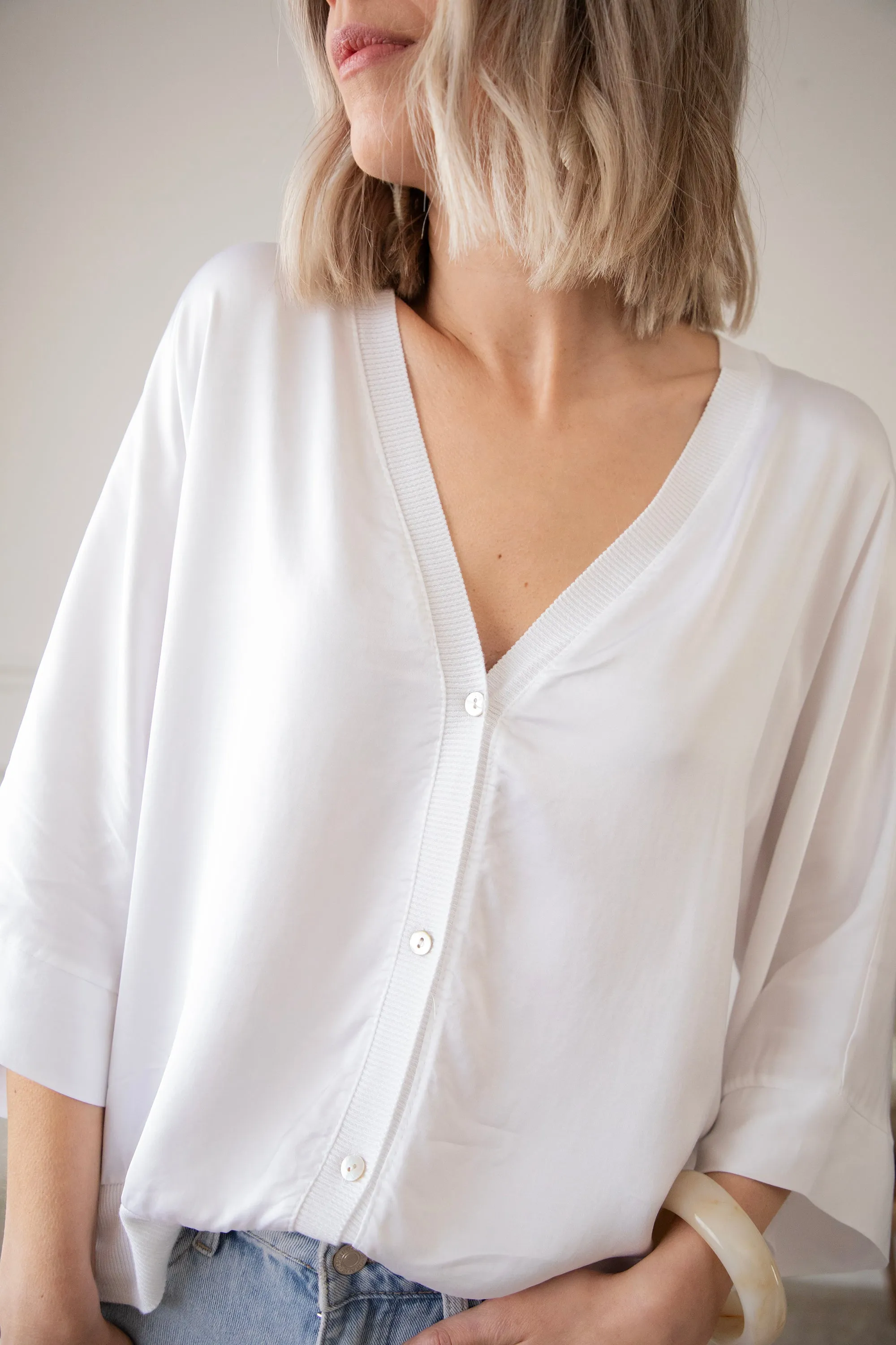 Satiny Lou White - Blouse
