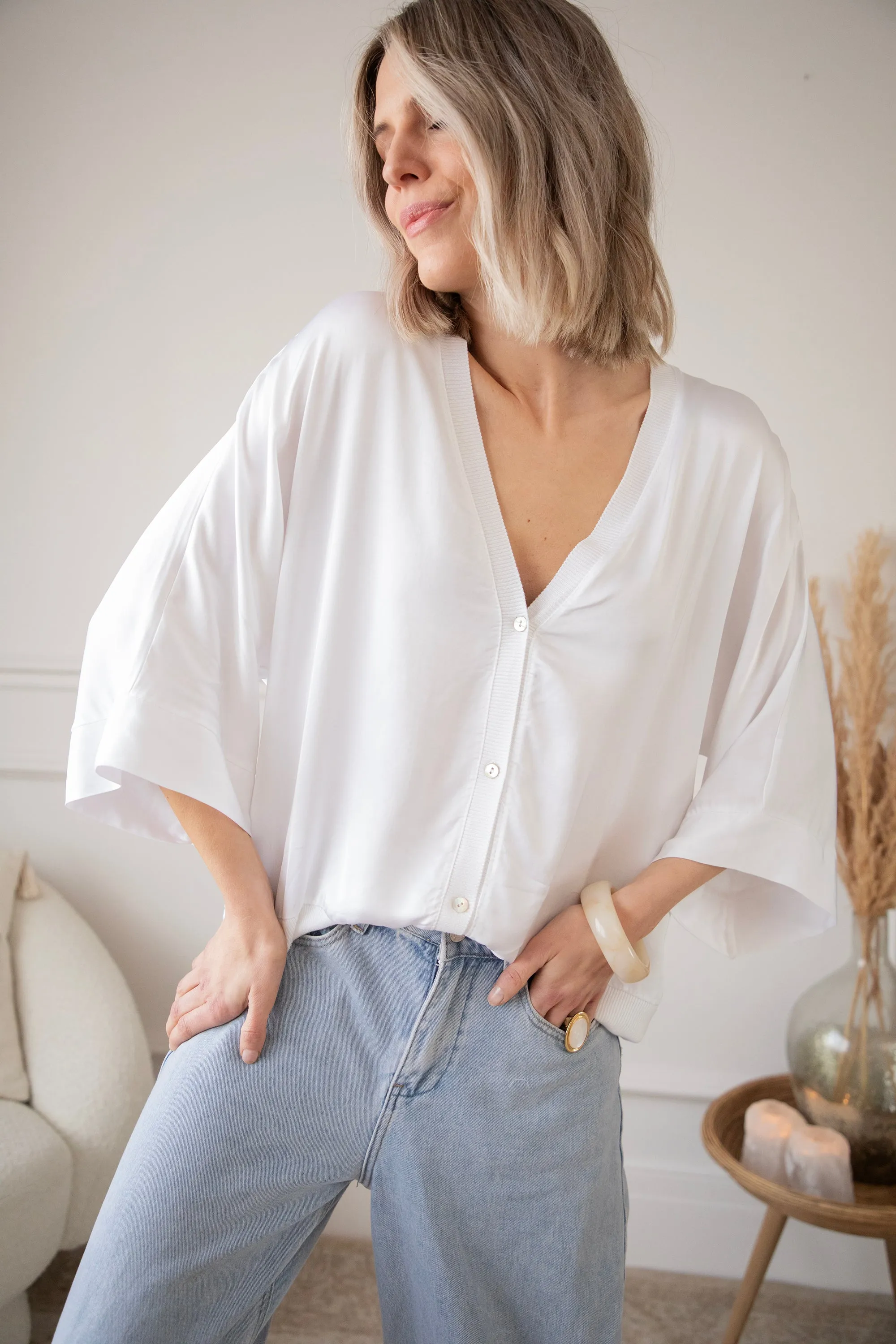 Satiny Lou White - Blouse