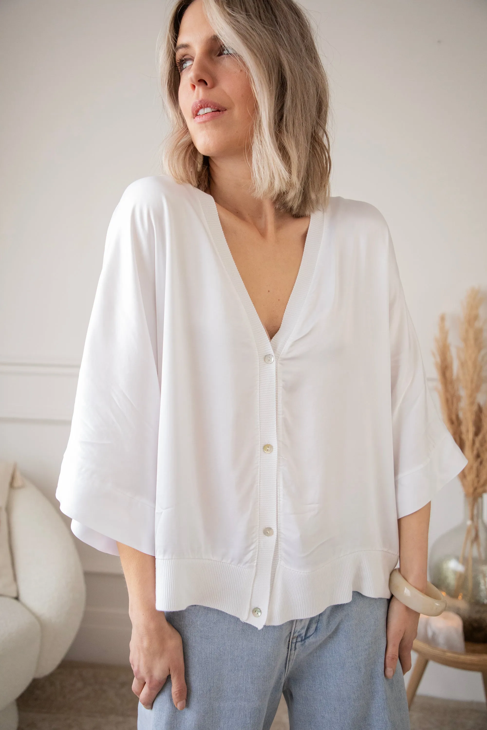 Satiny Lou White - Blouse