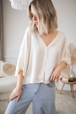 Satiny Sue Beige - Blouse
