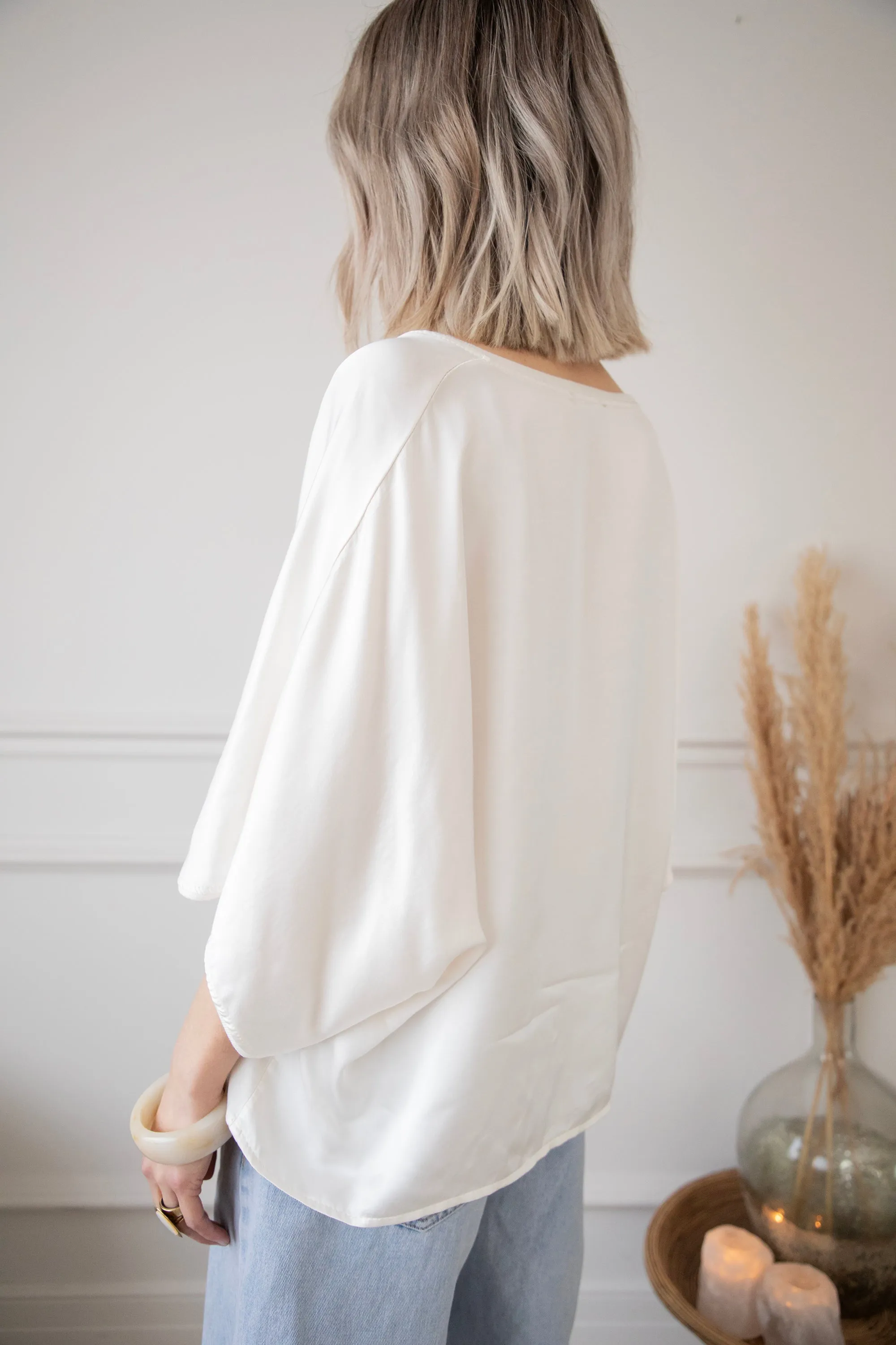 Satiny Sue Beige - Blouse