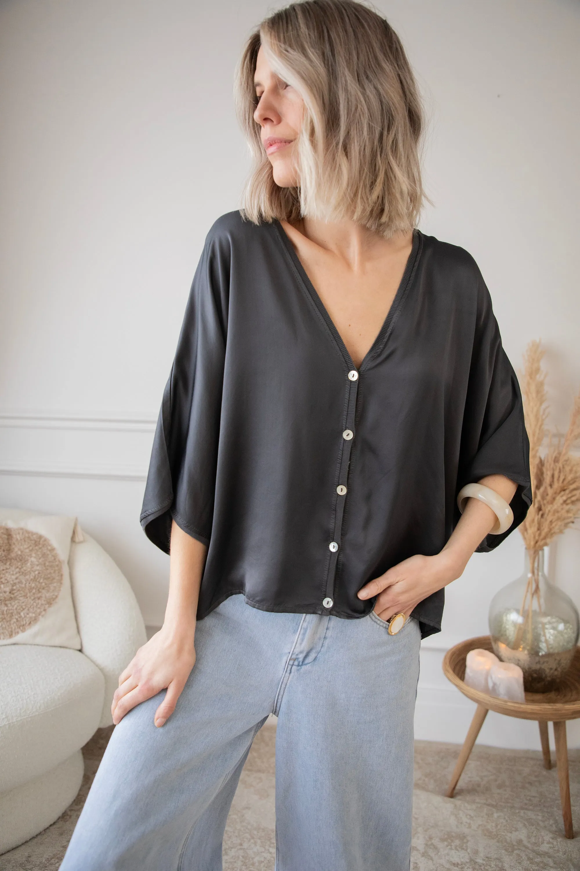 Satiny Sue Black - Blouse