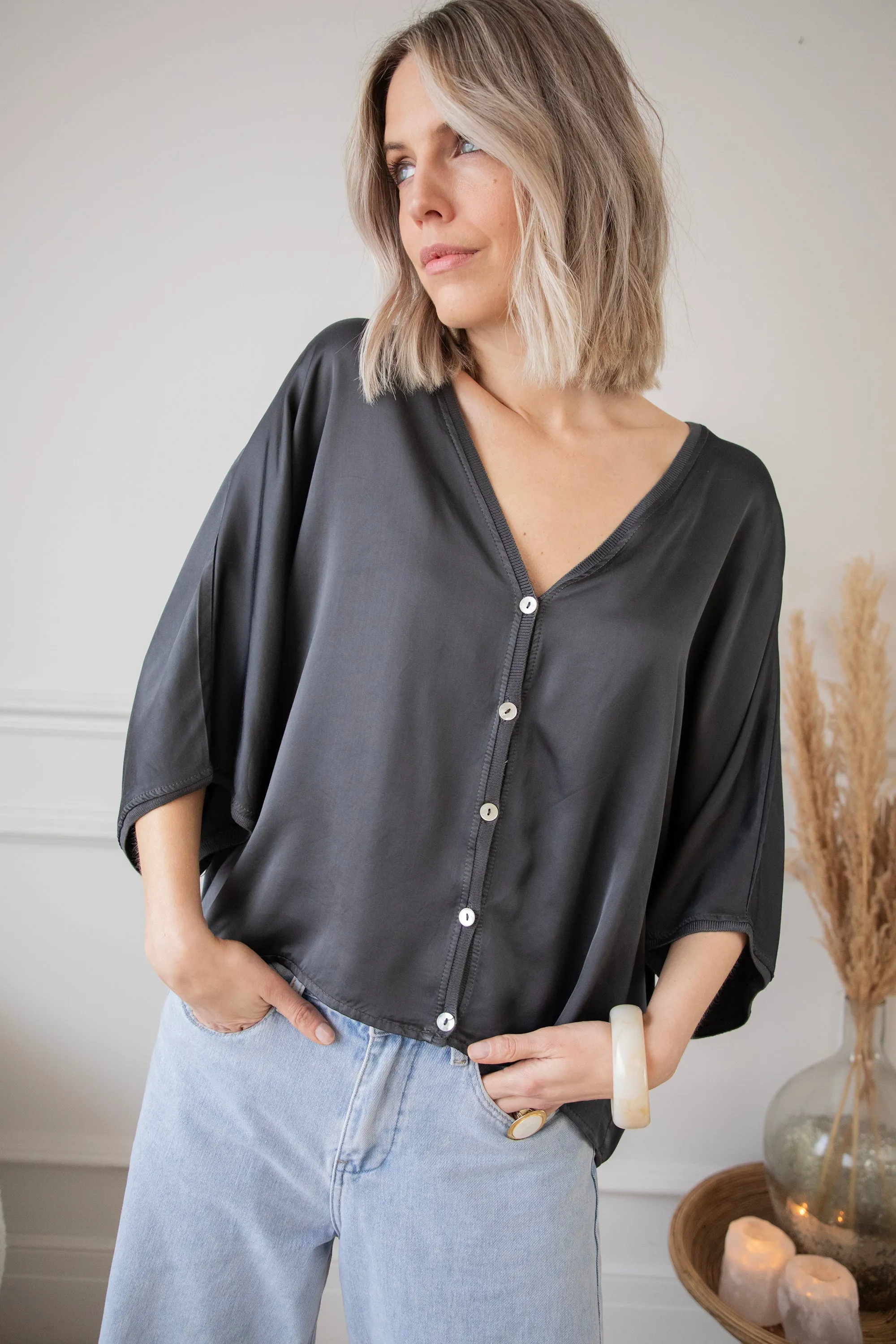 Satiny Sue Black - Blouse