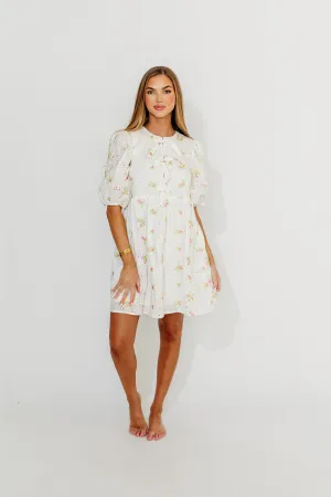Saylor Floral Dress in White Pink
