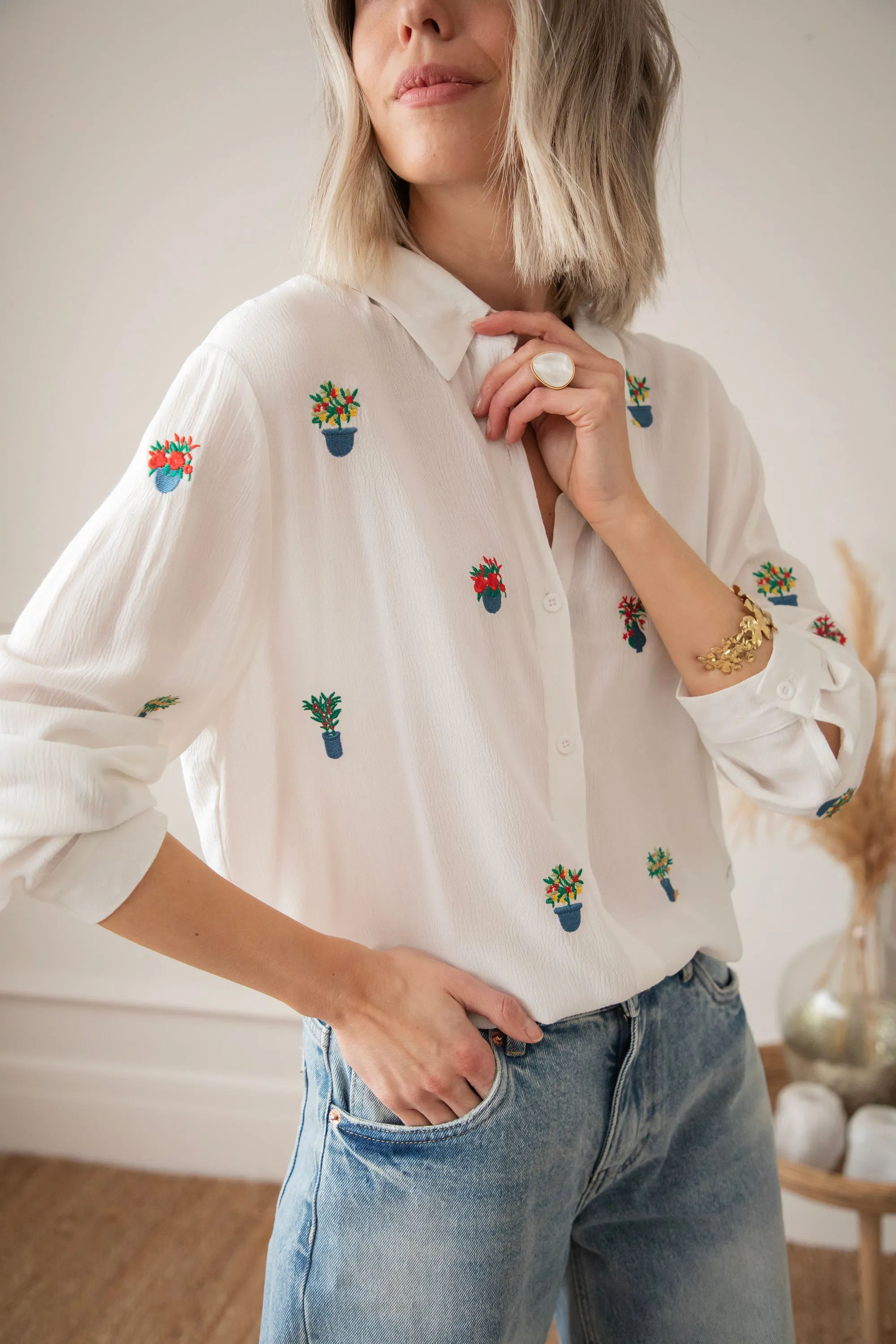 Surrounded By Plants White - Blouse
