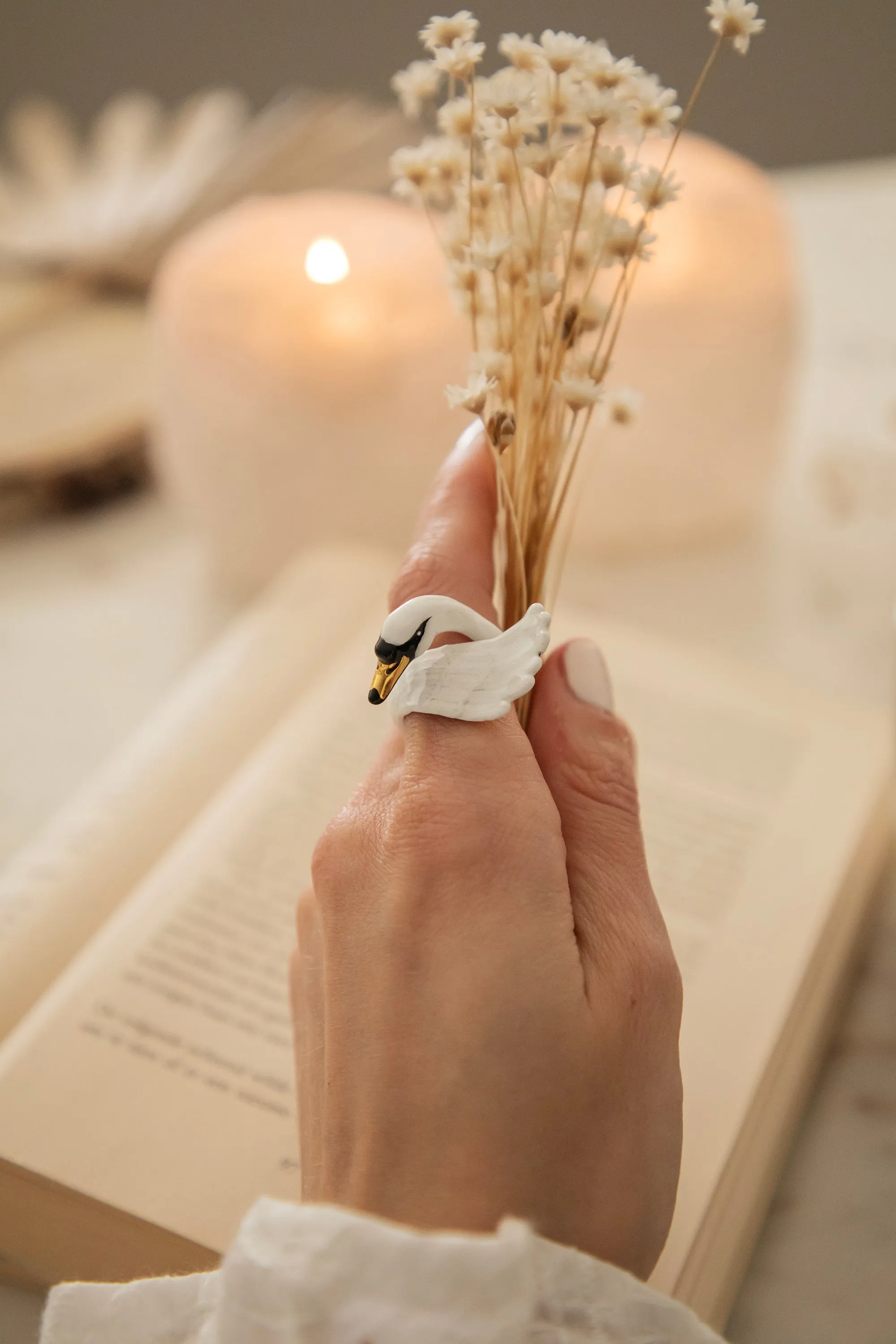 Swan White - Ring