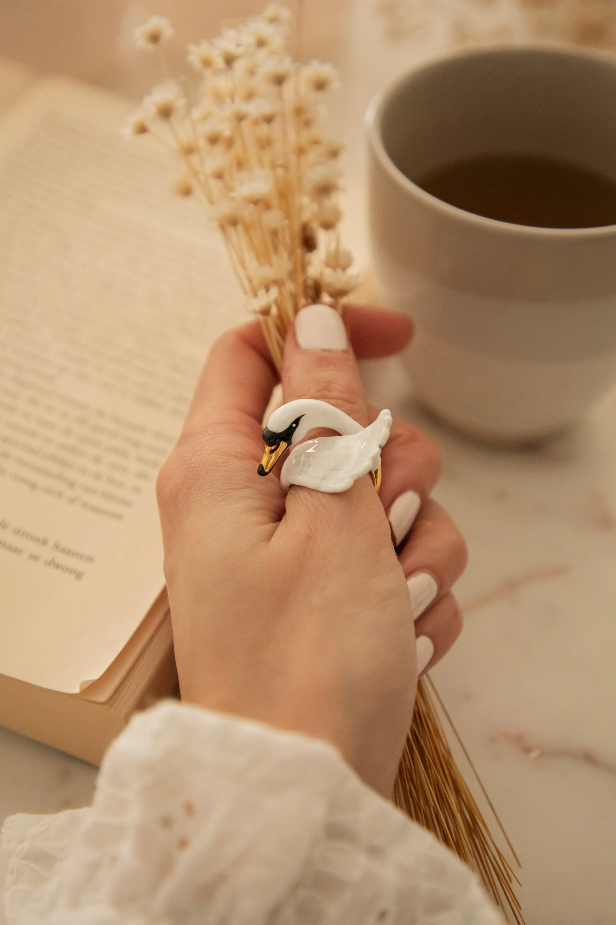 Swan White - Ring