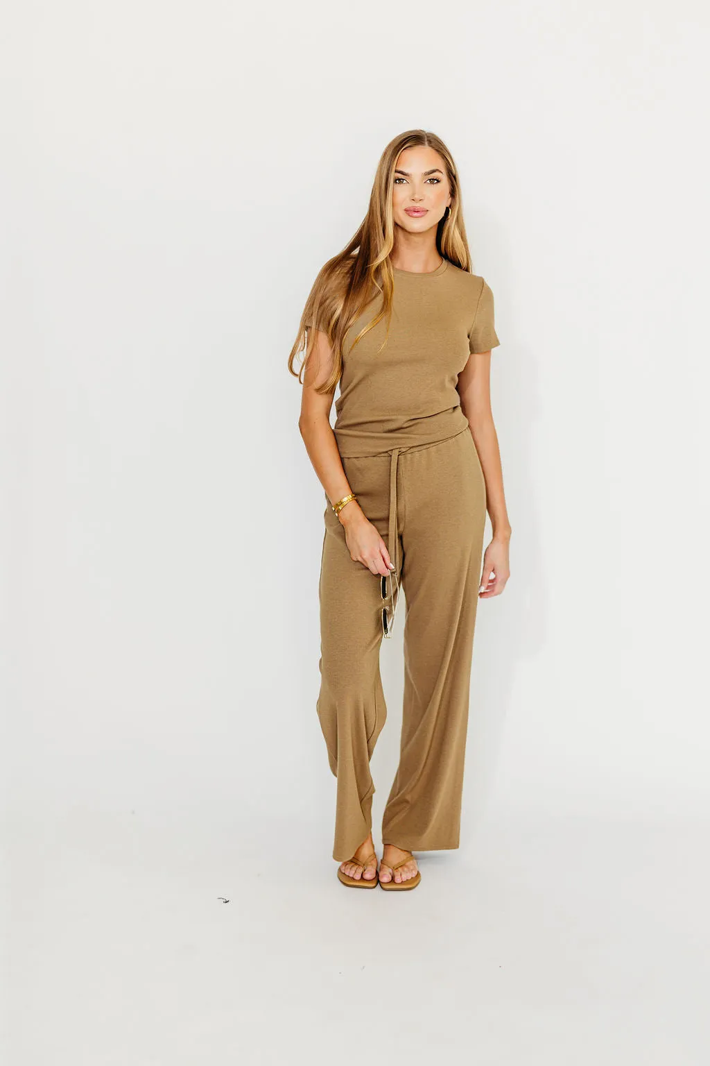The Muse Knit Ribbed Short Sleeve Top & Pants Set in Mocha