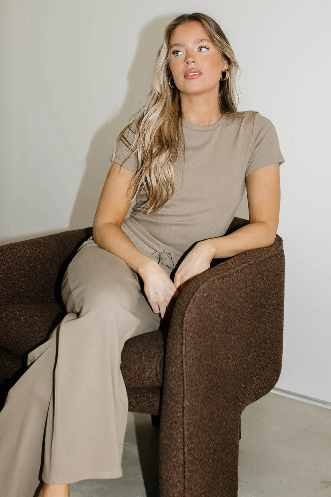 The Muse Knit Ribbed Short Sleeve Top & Pants Set in Mocha