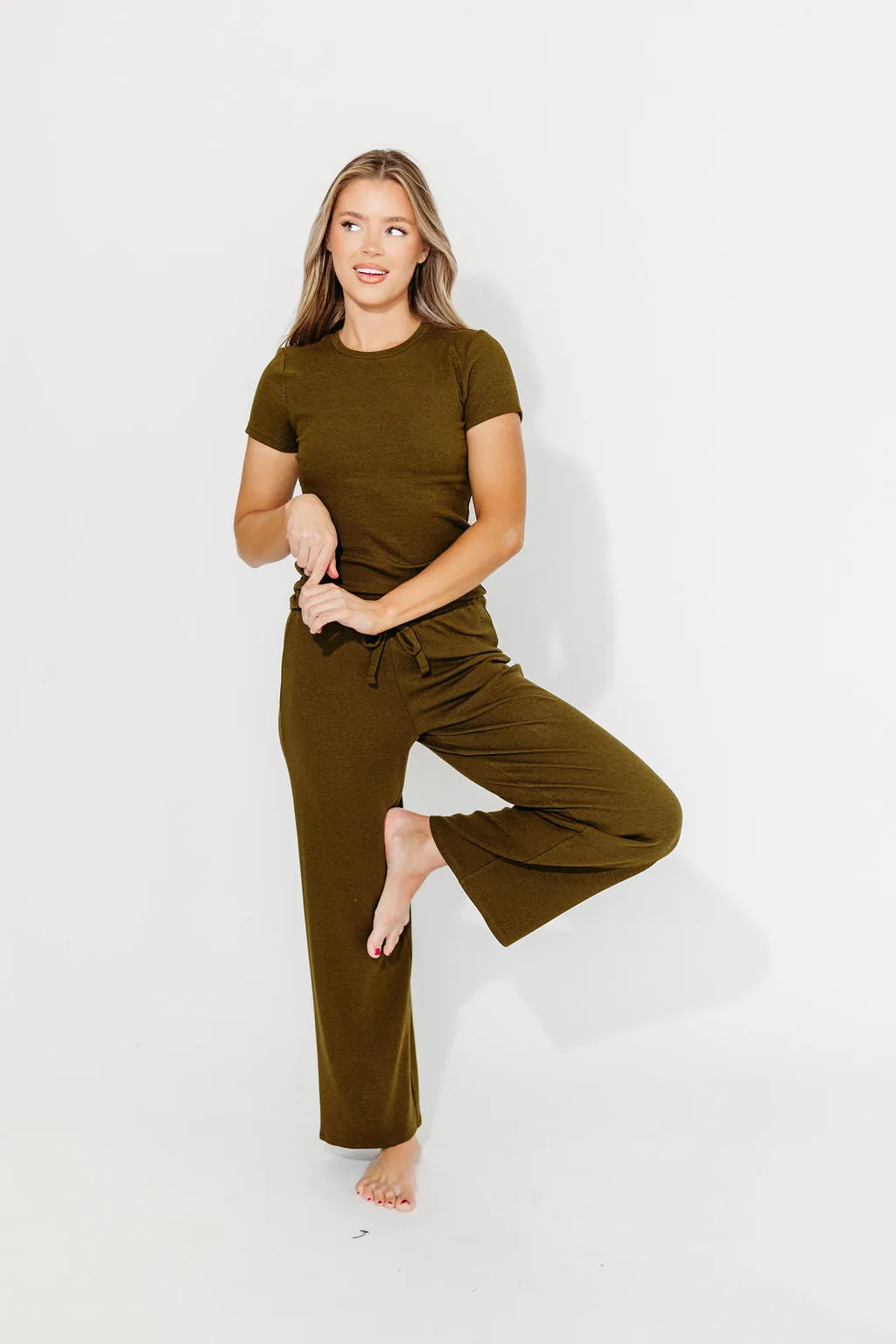 The Muse Knit Ribbed Short Sleeve Top & Pants Set in Olive