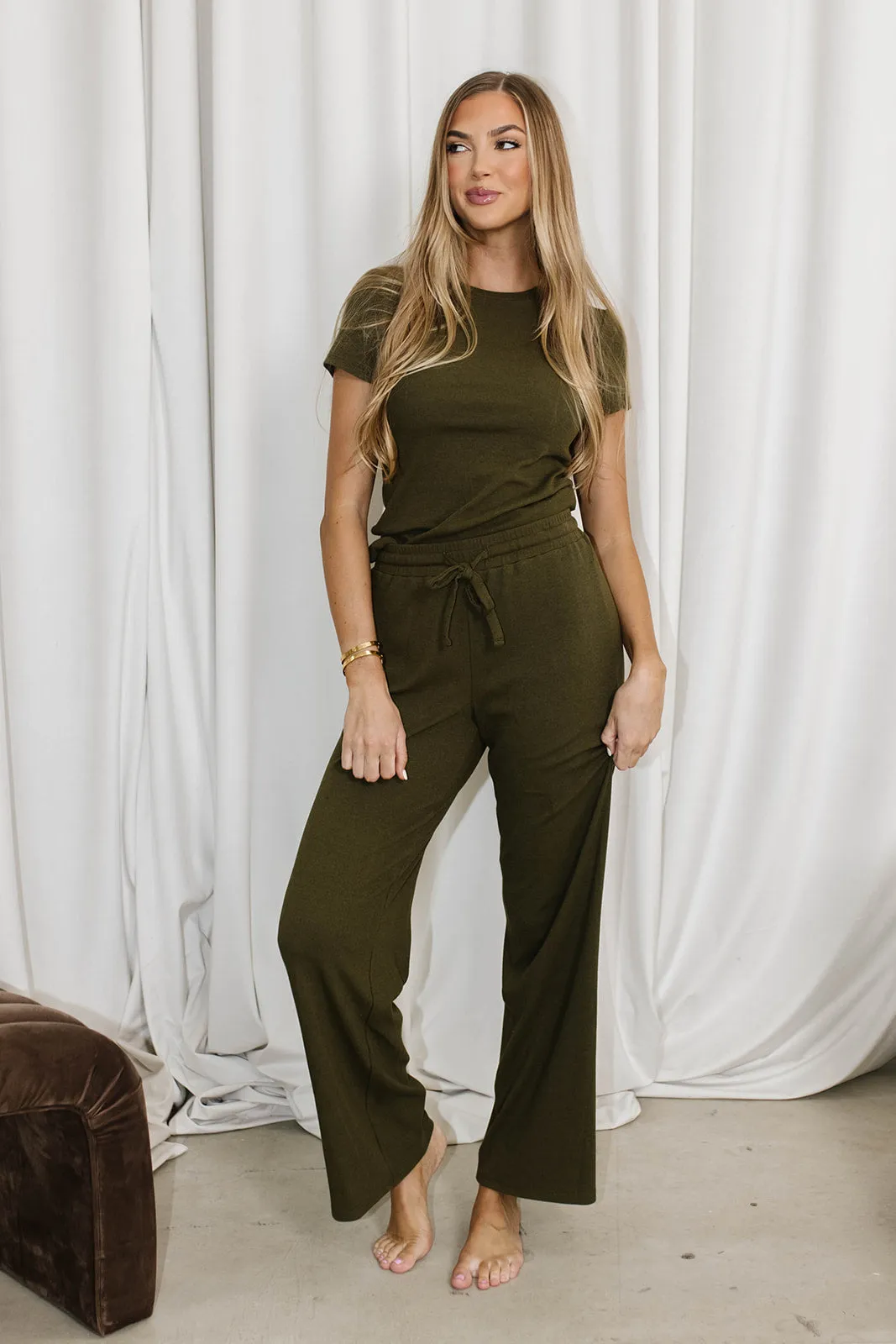 The Muse Knit Ribbed Short Sleeve Top & Pants Set in Olive