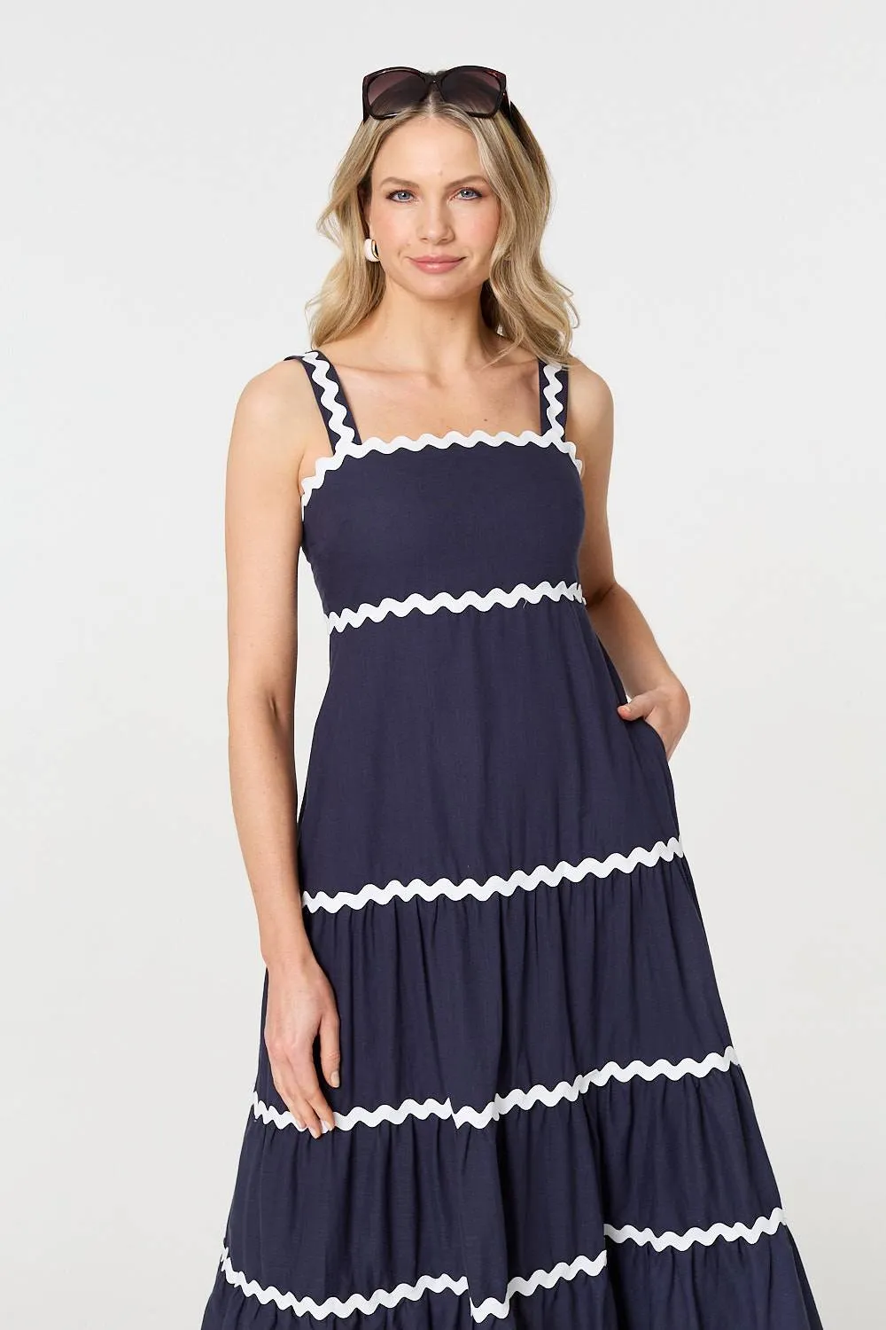 Zig Zag Trim Sleeveless Tiered Midi Dress