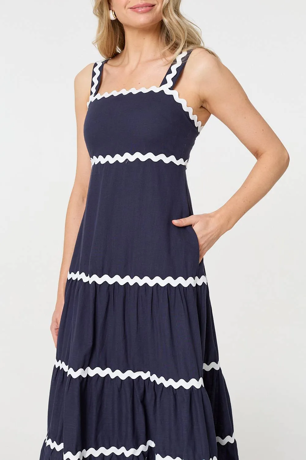 Zig Zag Trim Sleeveless Tiered Midi Dress
